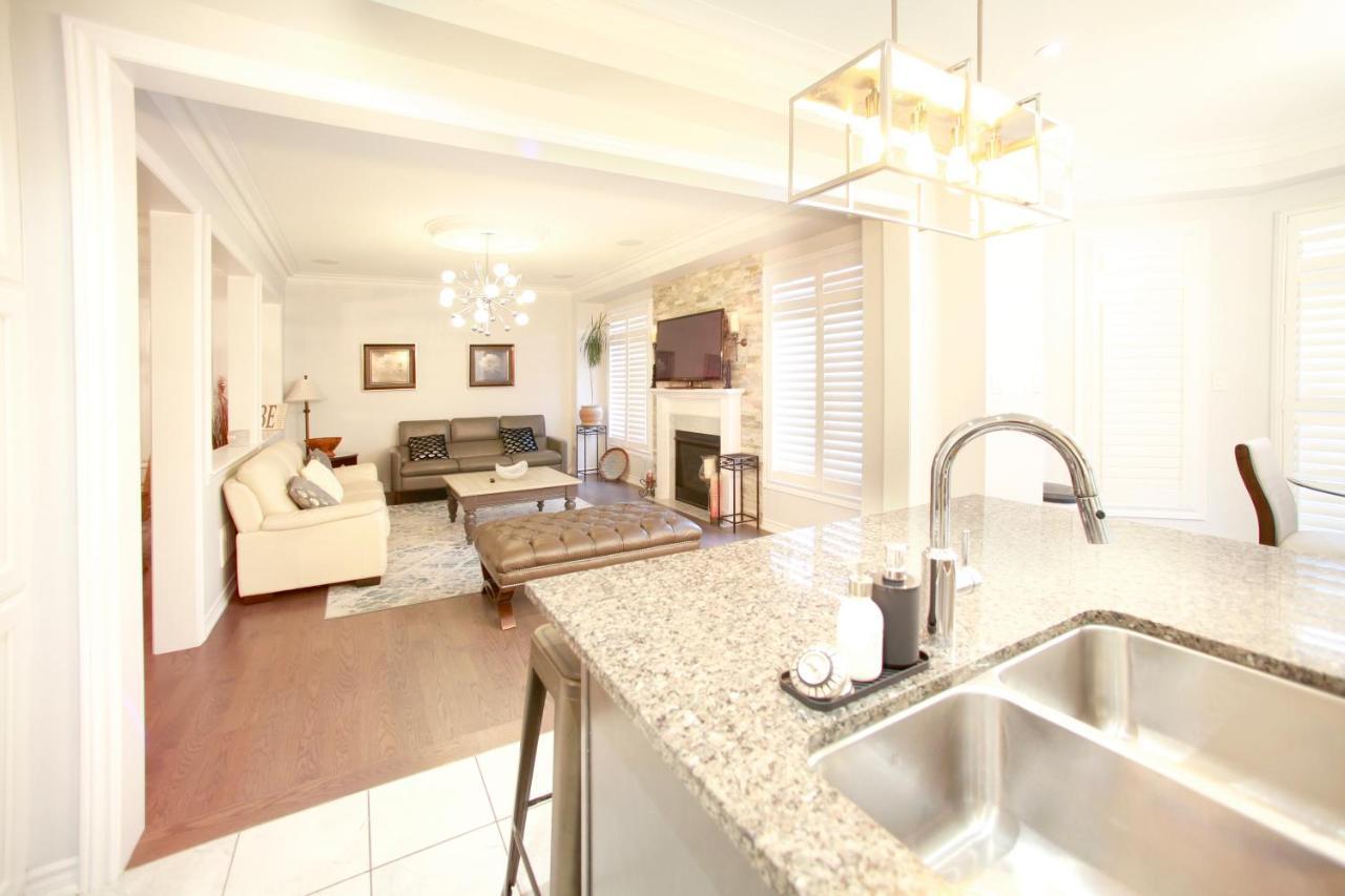 Beautiful 4 Bedroom Upper Unit Of Home, No Shared Spaces Georgetown Bagian luar foto