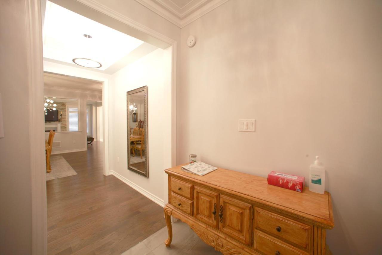 Beautiful 4 Bedroom Upper Unit Of Home, No Shared Spaces Georgetown Bagian luar foto